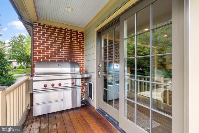 313 W COLLEGE TER, Frederick, MD 21701