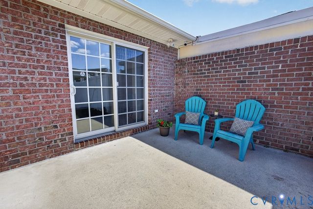 408 Cobblestone Dr, Hopewell, VA 23860