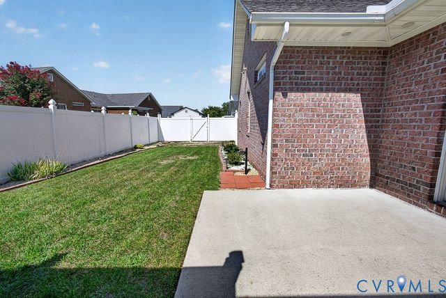 408 Cobblestone Dr, Hopewell, VA 23860