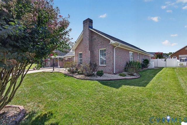 408 Cobblestone Dr, Hopewell, VA 23860