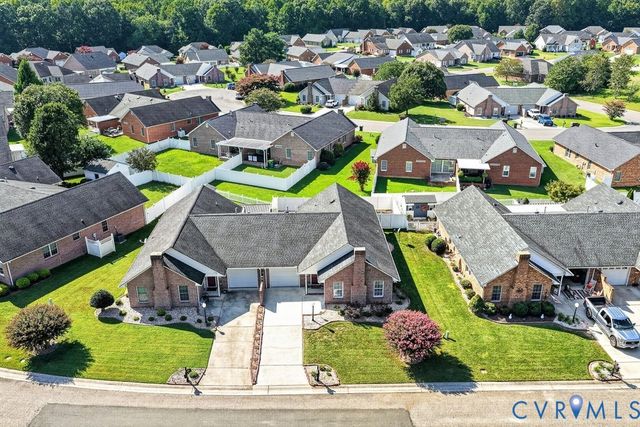 408 Cobblestone Dr, Hopewell, VA 23860