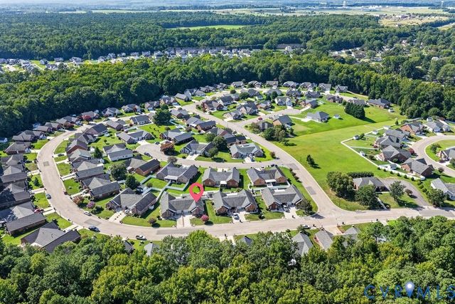 408 Cobblestone Dr, Hopewell, VA 23860