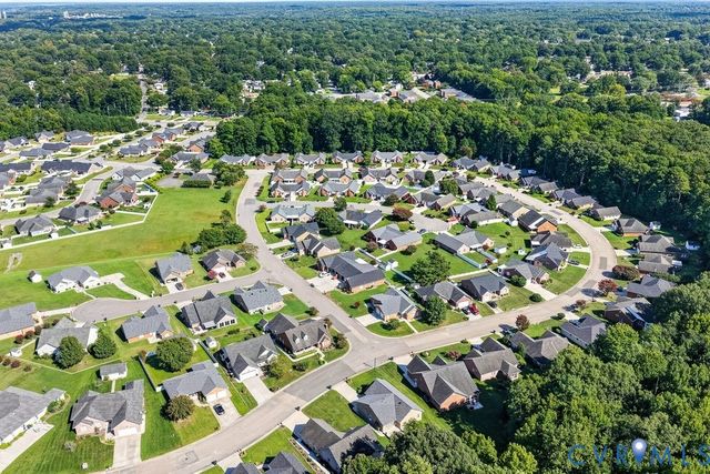 408 Cobblestone Dr, Hopewell, VA 23860
