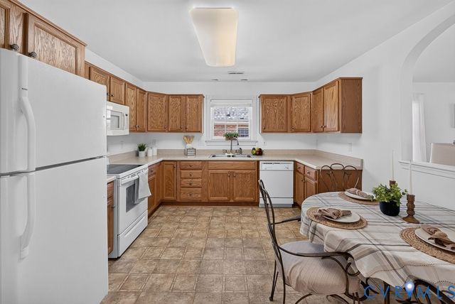 408 Cobblestone Dr, Hopewell, VA 23860