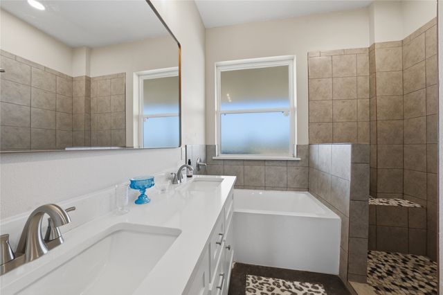 7335 CR 4710, Larue, TX 75770