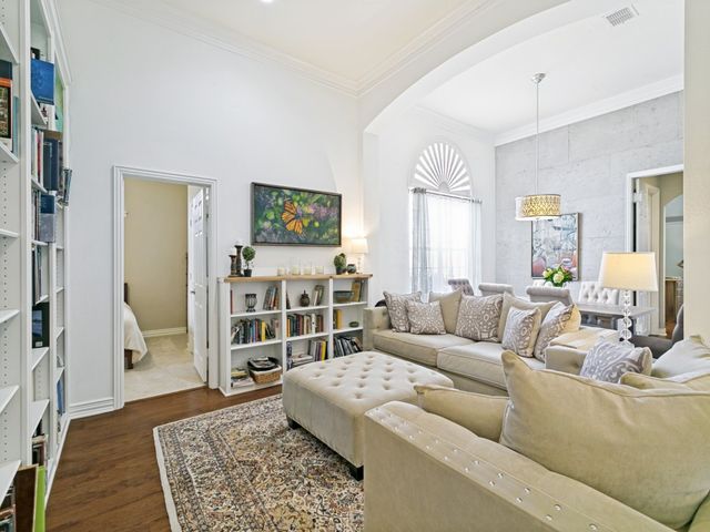 1209 Queen Guinevere Drive, Lewisville, TX 75056