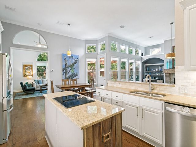 1209 Queen Guinevere Drive, Lewisville, TX 75056
