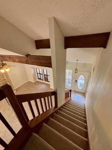 2 Purpletop Court, The Woodlands, TX 77381