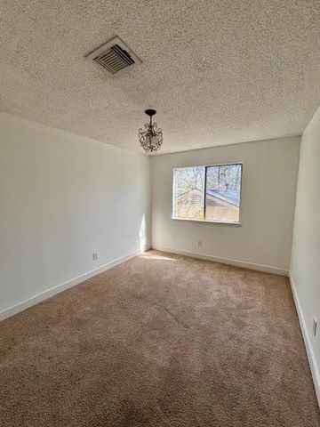 2 Purpletop Court, The Woodlands, TX 77381