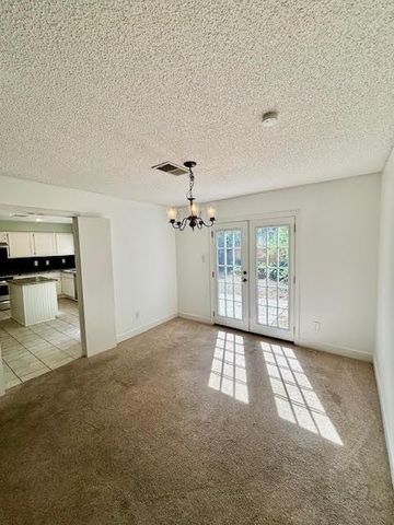 2 Purpletop Court, The Woodlands, TX 77381