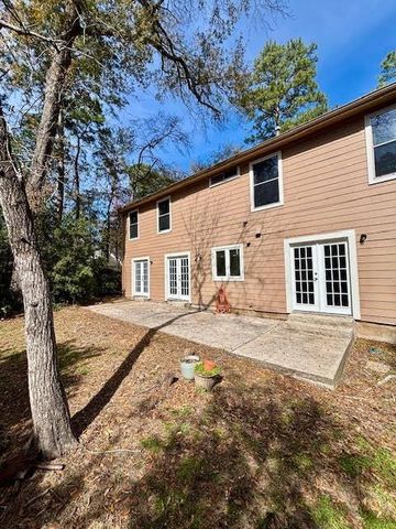 2 Purpletop Court, The Woodlands, TX 77381