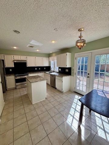 2 Purpletop Court, The Woodlands, TX 77381