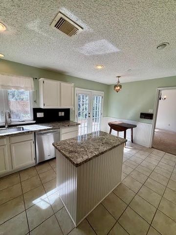 2 Purpletop Court, The Woodlands, TX 77381