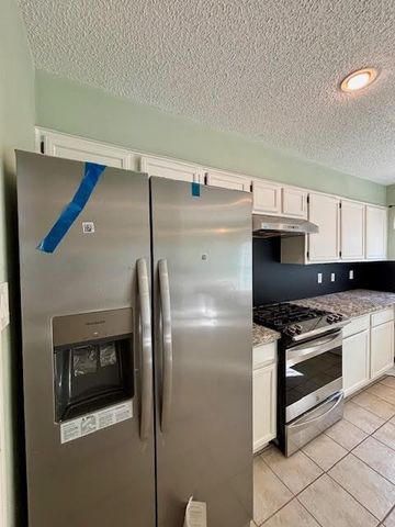 2 Purpletop Court, The Woodlands, TX 77381