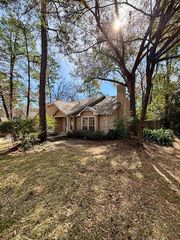 2 Purpletop Court, The Woodlands, TX 77381