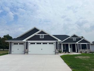 4454 NATURE, Howard, WI 54313