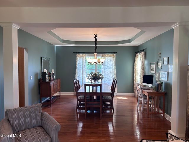 224 Brittany Place, Niskayuna, NY 12309