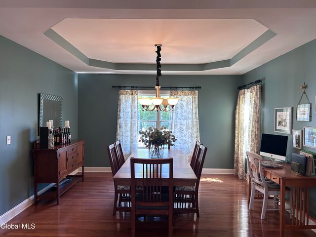224 Brittany Place, Niskayuna, NY 12309