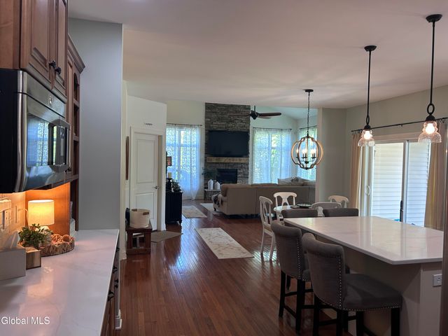224 Brittany Place, Niskayuna, NY 12309
