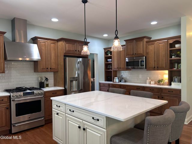 224 Brittany Place, Niskayuna, NY 12309