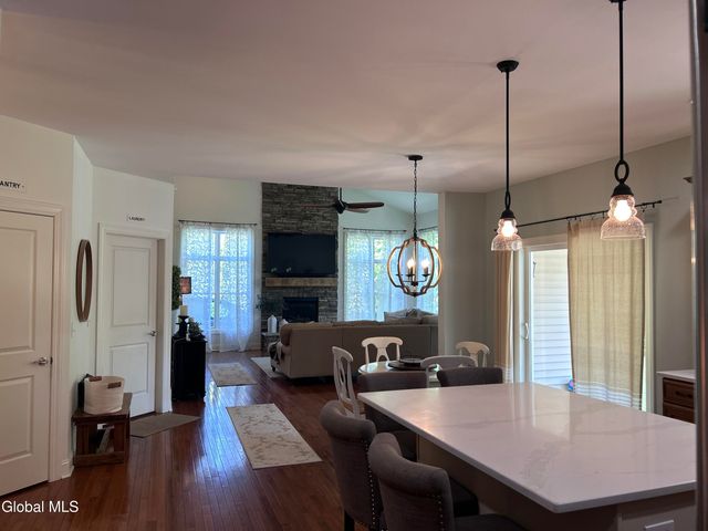 224 Brittany Place, Niskayuna, NY 12309