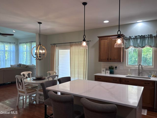 224 Brittany Place, Niskayuna, NY 12309