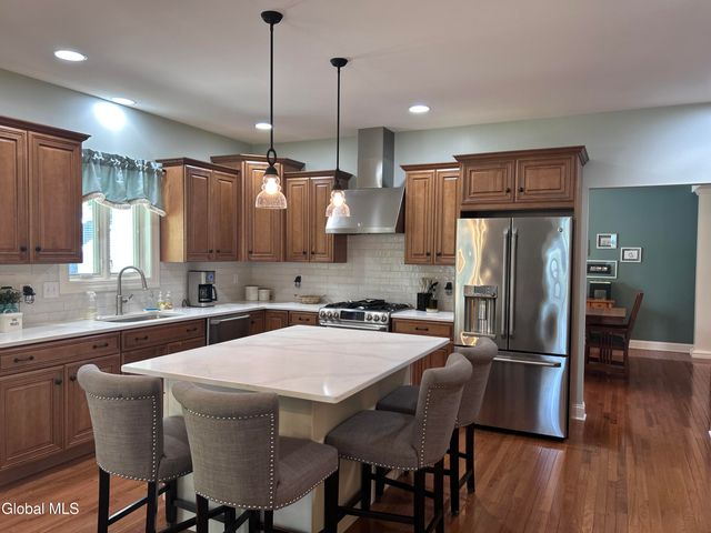 224 Brittany Place, Niskayuna, NY 12309