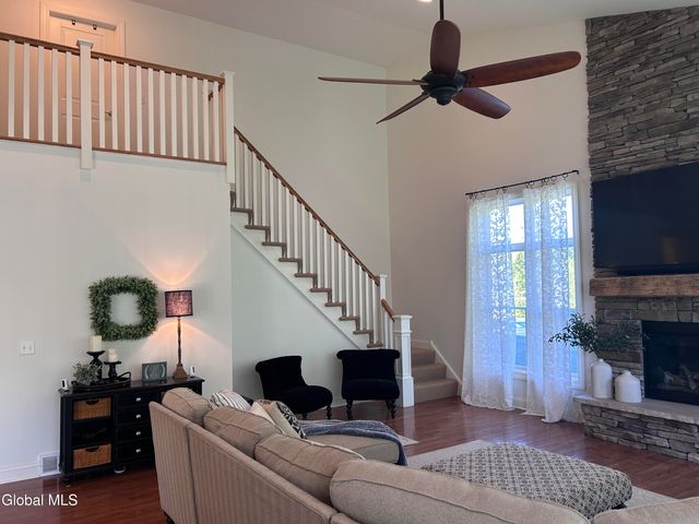 224 Brittany Place, Niskayuna, NY 12309
