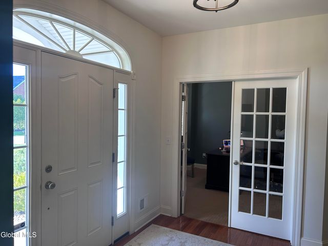 224 Brittany Place, Niskayuna, NY 12309