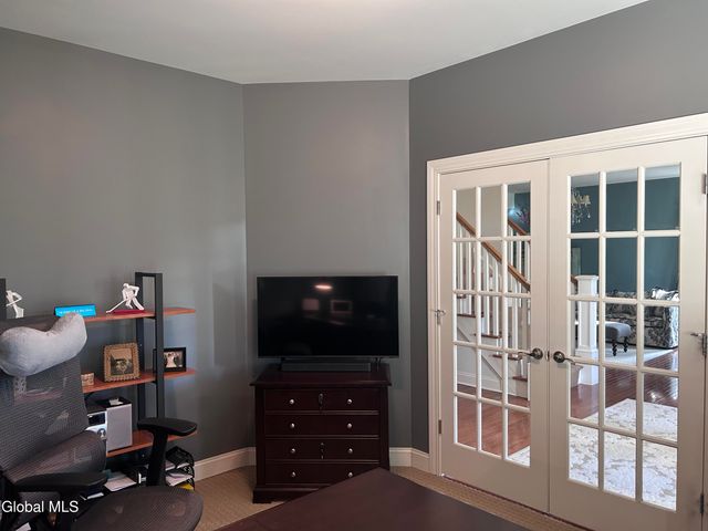224 Brittany Place, Niskayuna, NY 12309