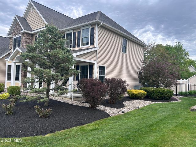 224 Brittany Place, Niskayuna, NY 12309