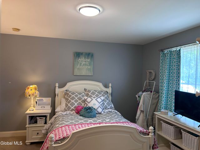 224 Brittany Place, Niskayuna, NY 12309