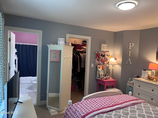 224 Brittany Place, Niskayuna, NY 12309