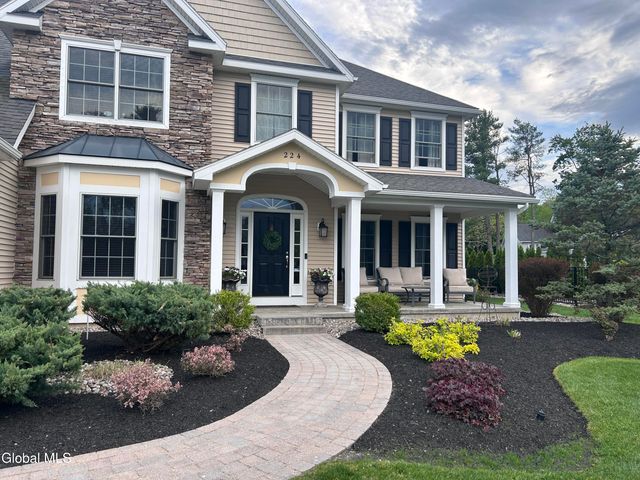 224 Brittany Place, Niskayuna, NY 12309
