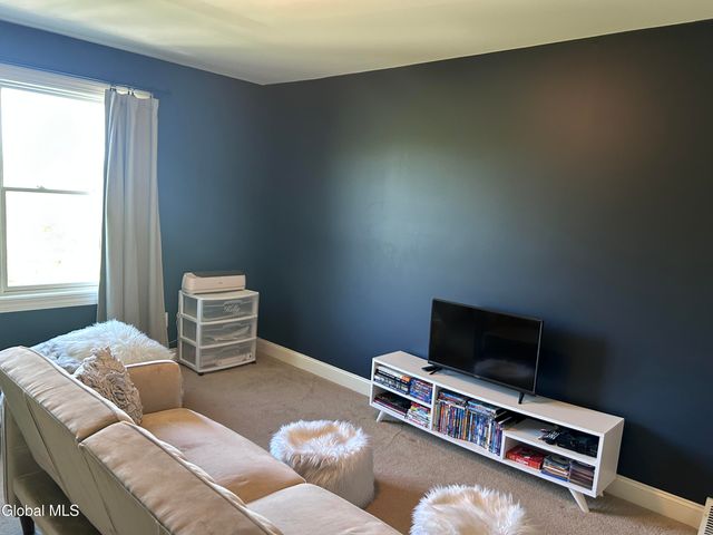 224 Brittany Place, Niskayuna, NY 12309
