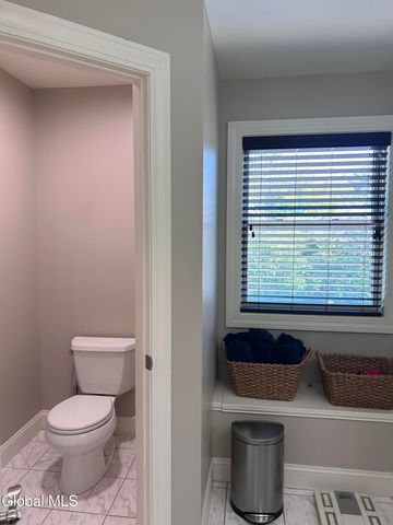 224 Brittany Place, Niskayuna, NY 12309