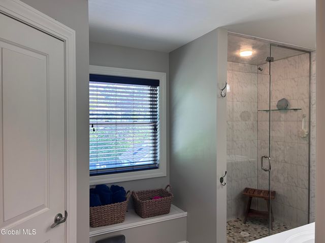 224 Brittany Place, Niskayuna, NY 12309