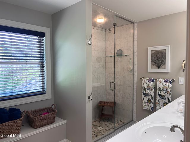 224 Brittany Place, Niskayuna, NY 12309