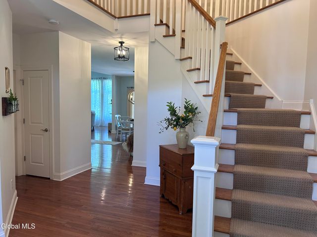 224 Brittany Place, Niskayuna, NY 12309