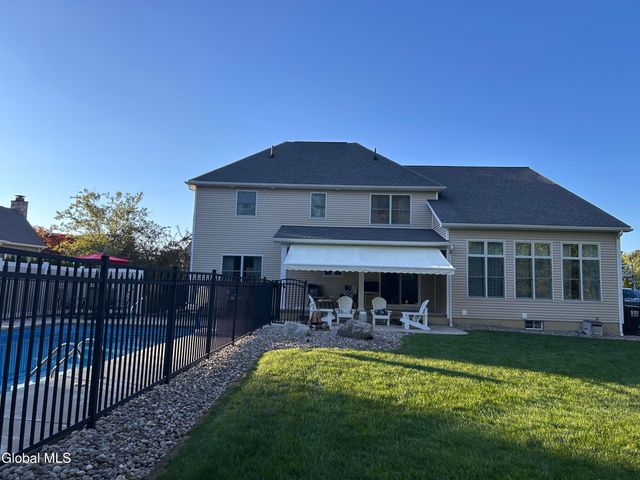 224 Brittany Place, Niskayuna, NY 12309
