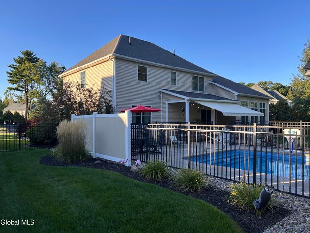 224 Brittany Place, Niskayuna, NY 12309
