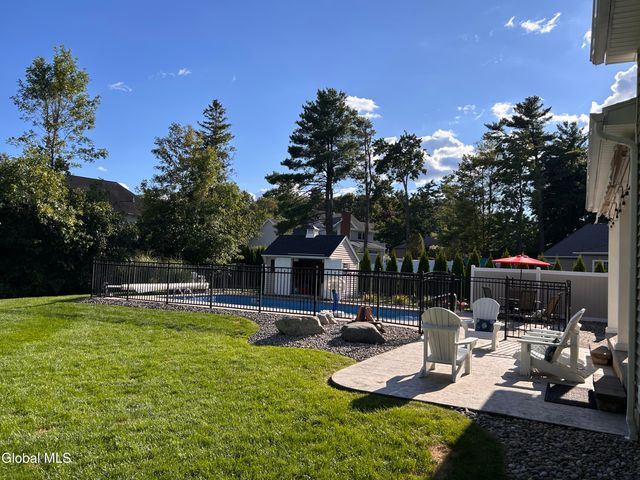 224 Brittany Place, Niskayuna, NY 12309