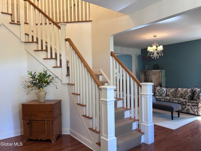 224 Brittany Place, Niskayuna, NY 12309