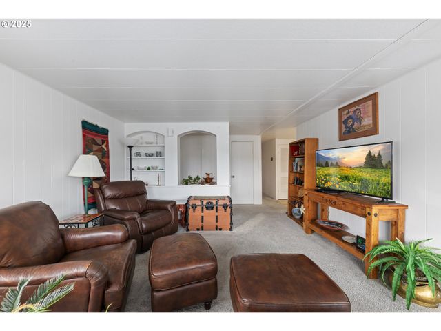 17009 Sw ELDORADO Dr 5, Portland, OR 97224
