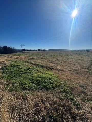 1217 Ruth Street, Berryville, AR 72616