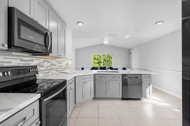 3637 Stratton Lane, Boynton Beach, FL 33436