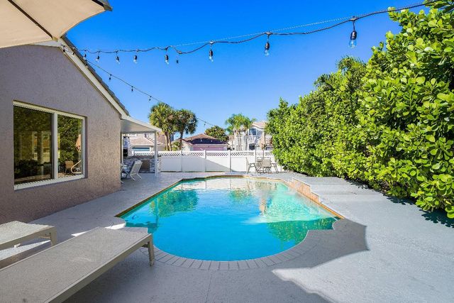 3637 Stratton Lane, Boynton Beach, FL 33436