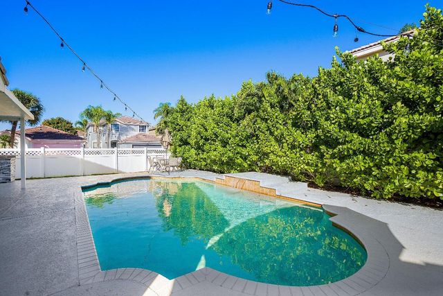 3637 Stratton Lane, Boynton Beach, FL 33436