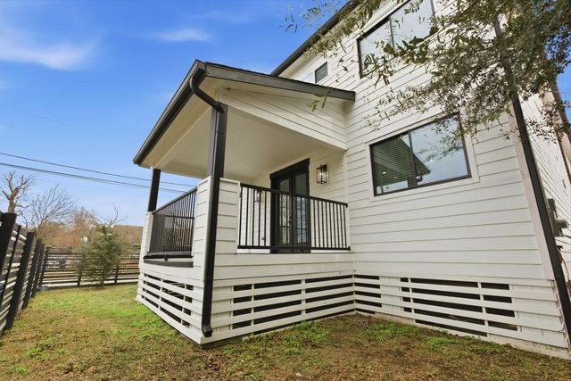 3034 Wayne Street A-B, Houston, TX 77026