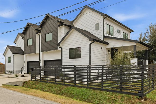 3034 Wayne Street A-B, Houston, TX 77026